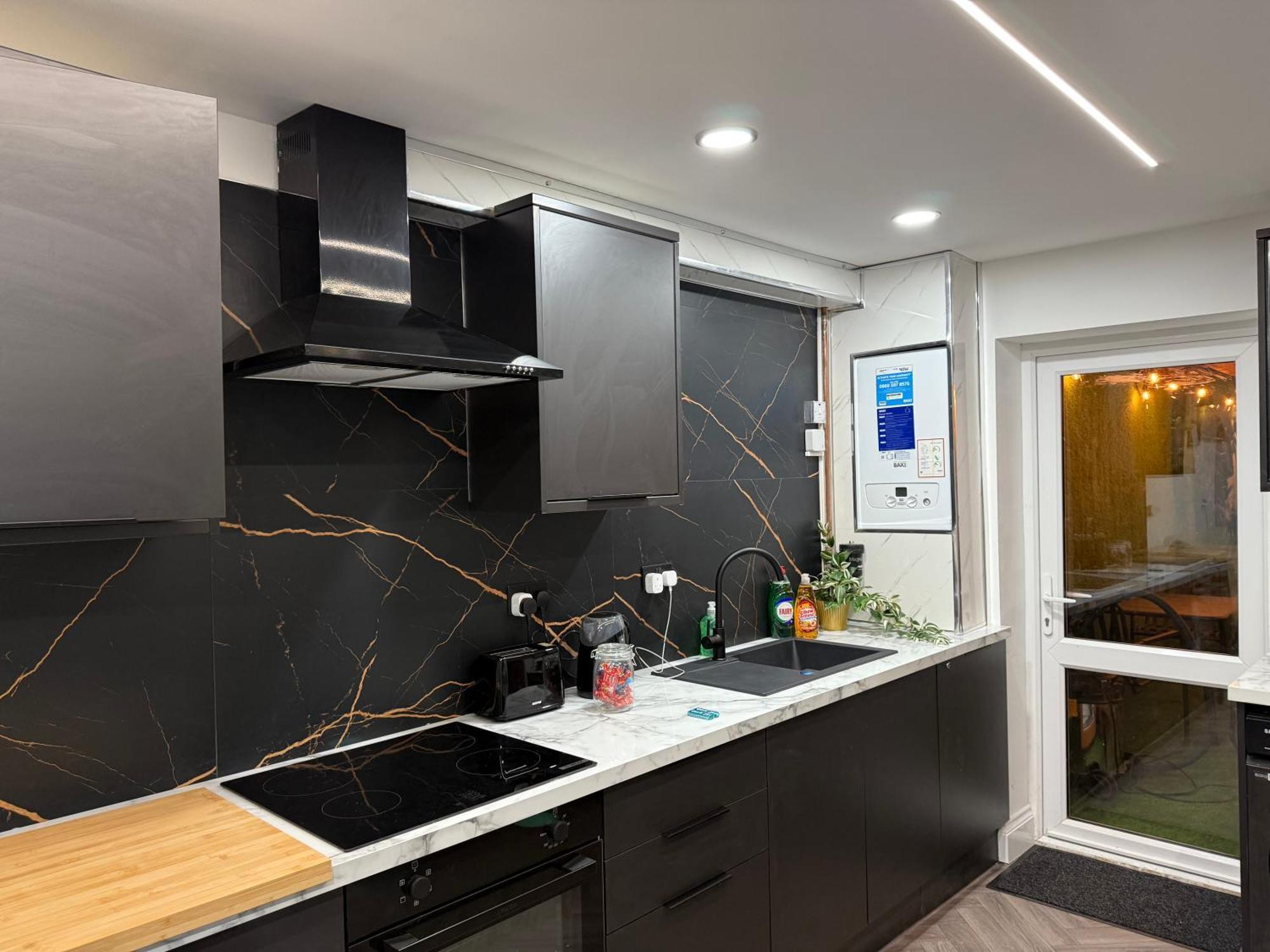 Birmingham City Centre- 9 Bed House With Free Parking 외부 사진