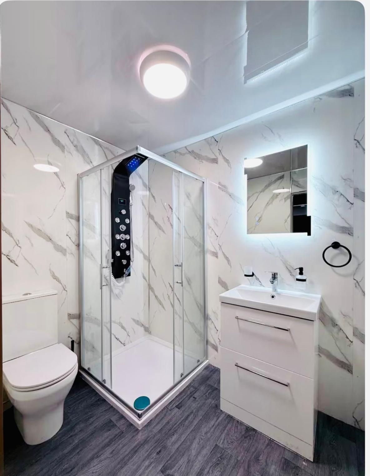 Birmingham City Centre- 9 Bed House With Free Parking 외부 사진